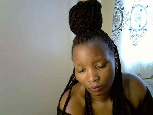 Sexxyqueenss webcam