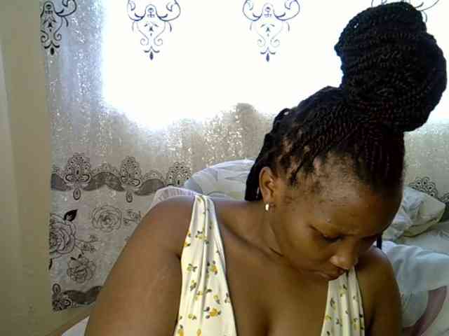 Sexxyqueenss webcam