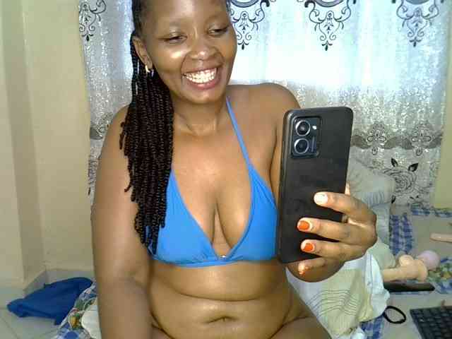 Sexxyqueenss webcam