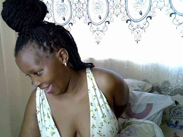 Sexxyqueenss webcam