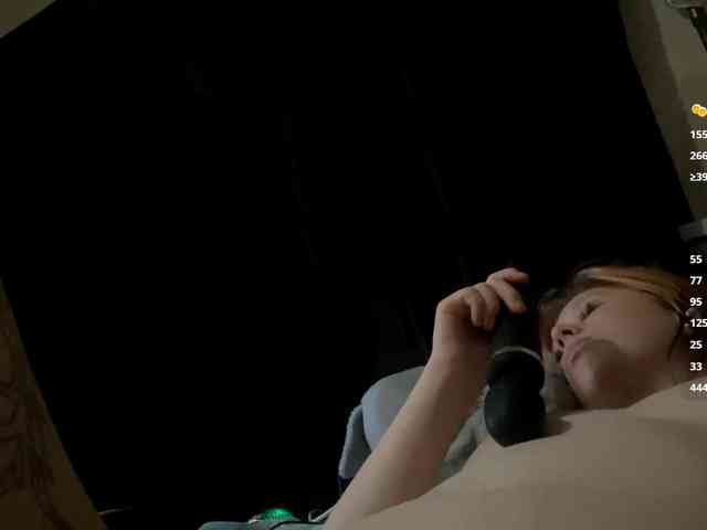 ShelliKvek webcam