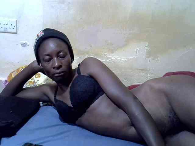 Preetypussie webcam