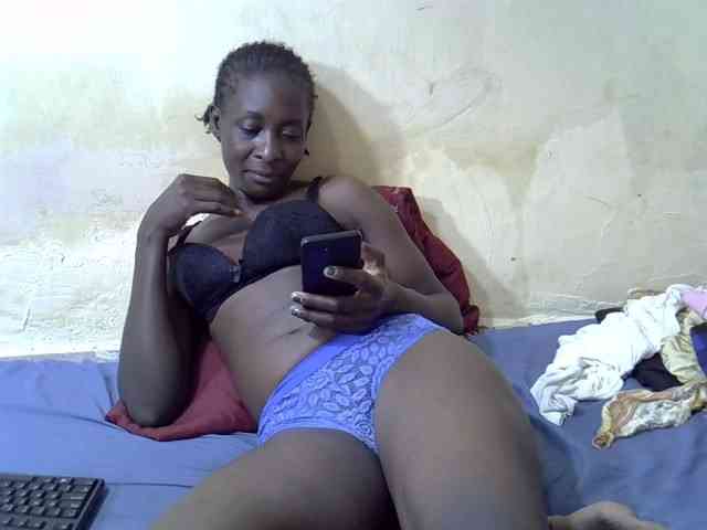 Preetypussie webcam