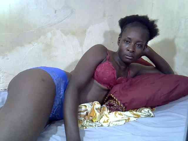 Preetypussie webcam