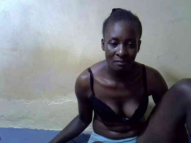 Preetypussie webcam