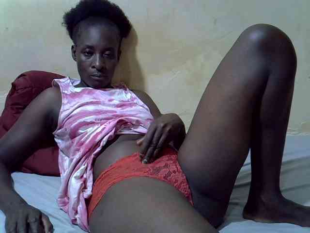 Preetypussie webcam
