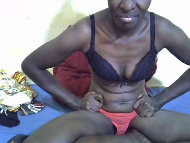 Preetypussie webcam