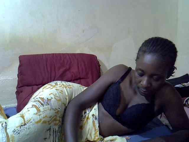 Preetypussie webcam