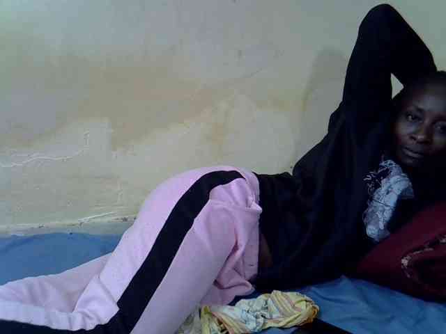 Preetypussie webcam