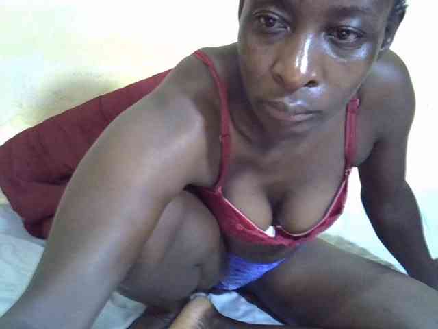 Preetypussie webcam