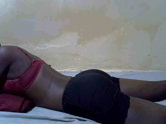 Preetypussie webcam