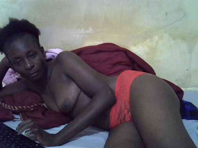Preetypussie webcam