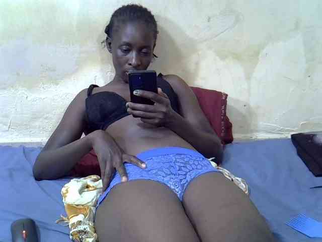 Preetypussie webcam