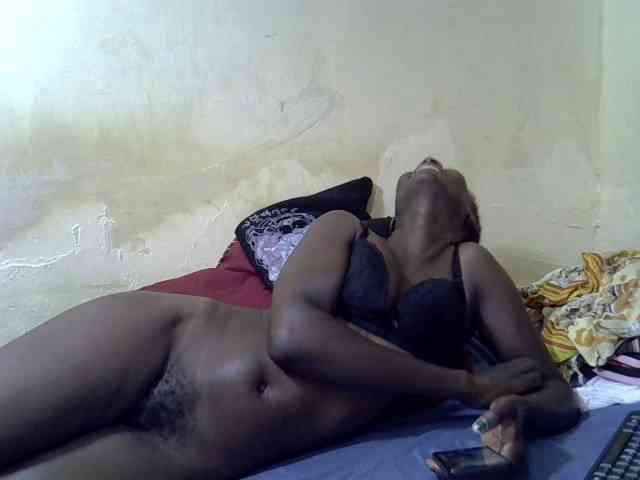 Preetypussie webcam