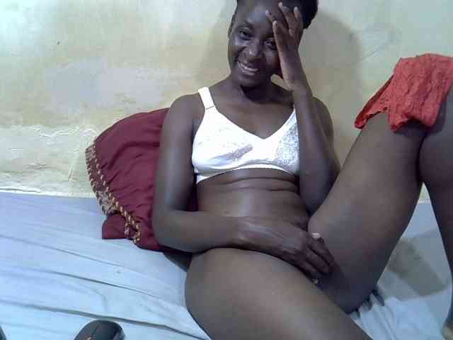 Preetypussie webcam