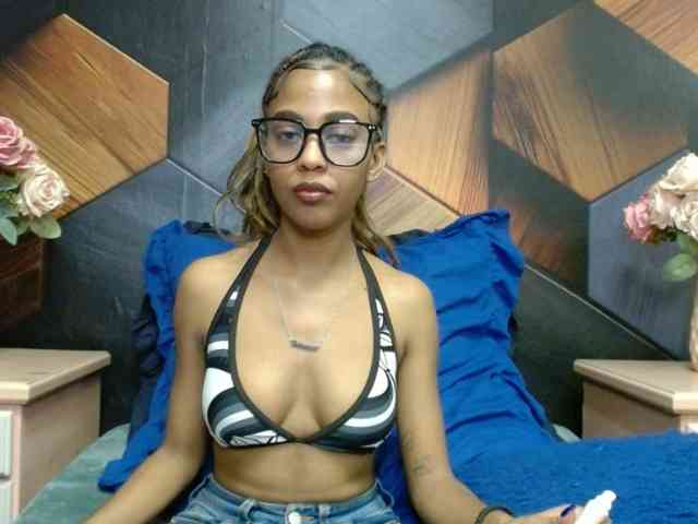 LilMisDiva webcam