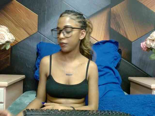 LilMisDiva webcam