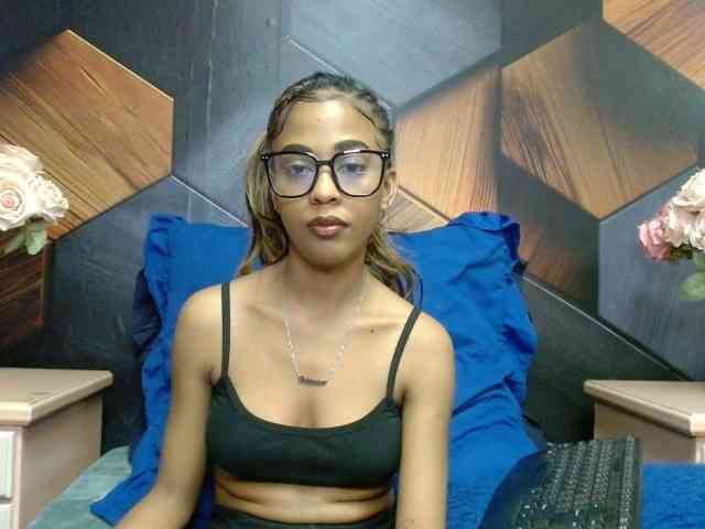 LilMisDiva webcam