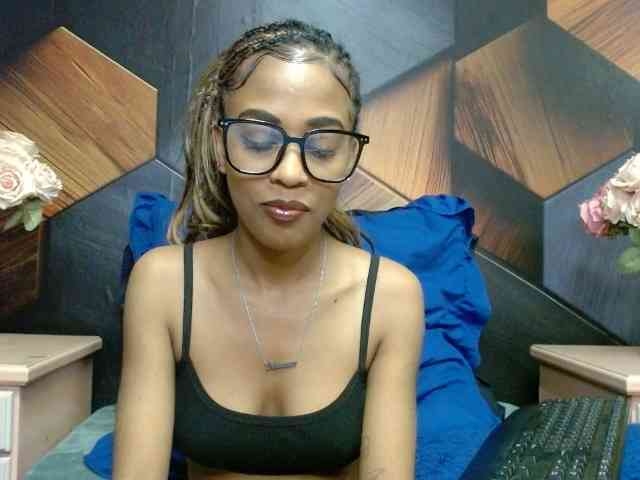LilMisDiva webcam