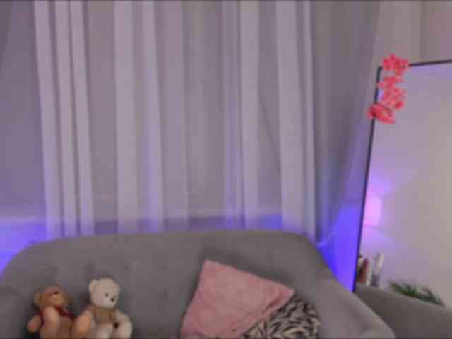 LunaReed webcam