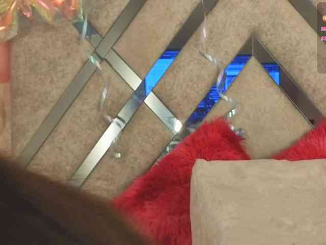 kimhilton- webcam