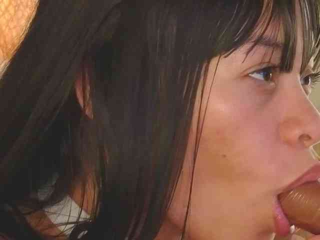 kimhilton- webcam