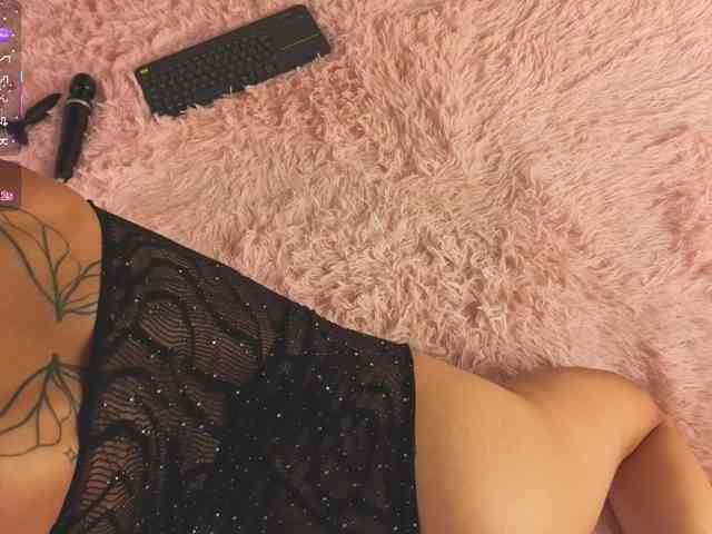 kimhilton- webcam