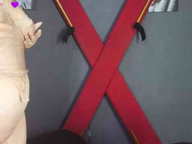 Camila-Hot-Latin webcam