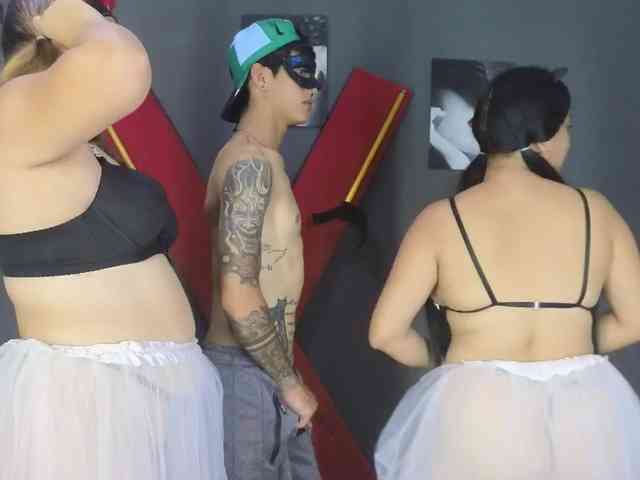 Camila-Hot-Latin webcam