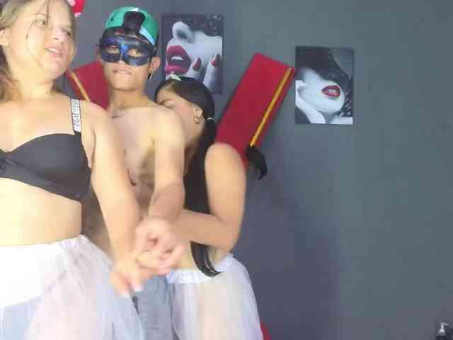 Camila-Hot-Latin webcam