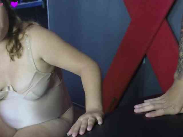 Camila-Hot-Latin webcam