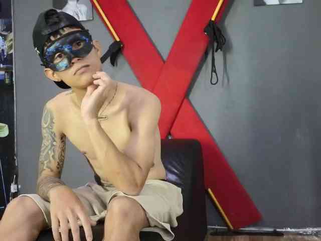 Camila-Hot-Latin webcam