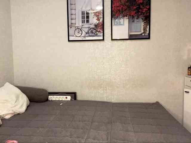 DomoniqueEdnie webcam