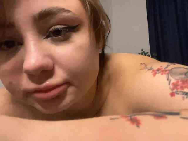 DomoniqueEdnie webcam