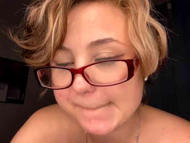 DomoniqueEdnie webcam