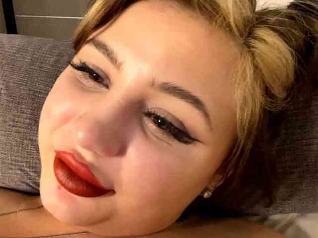 DomoniqueEdnie webcam