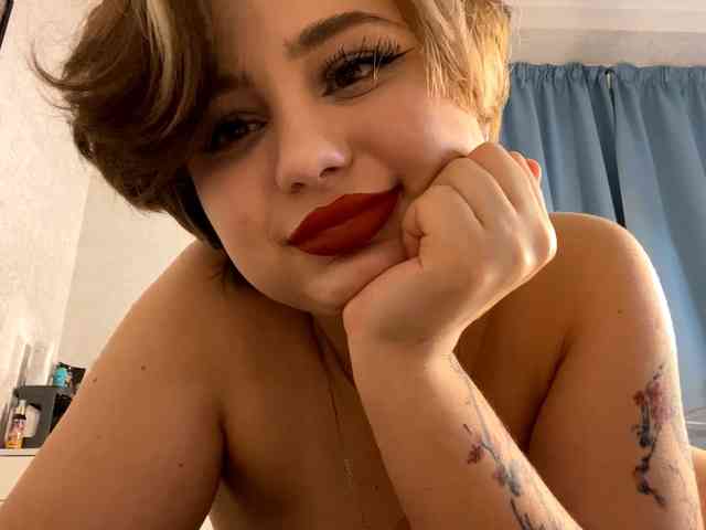 DomoniqueEdnie webcam