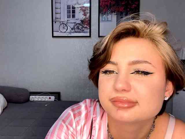 DomoniqueEdnie webcam
