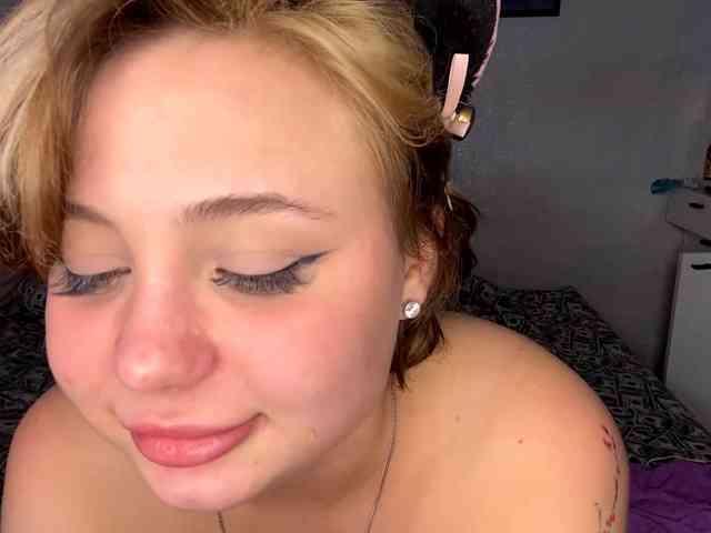 DomoniqueEdnie webcam