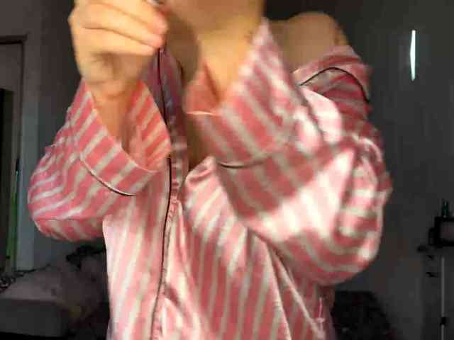 DomoniqueEdnie webcam