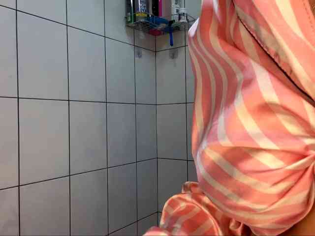 DomoniqueEdnie webcam