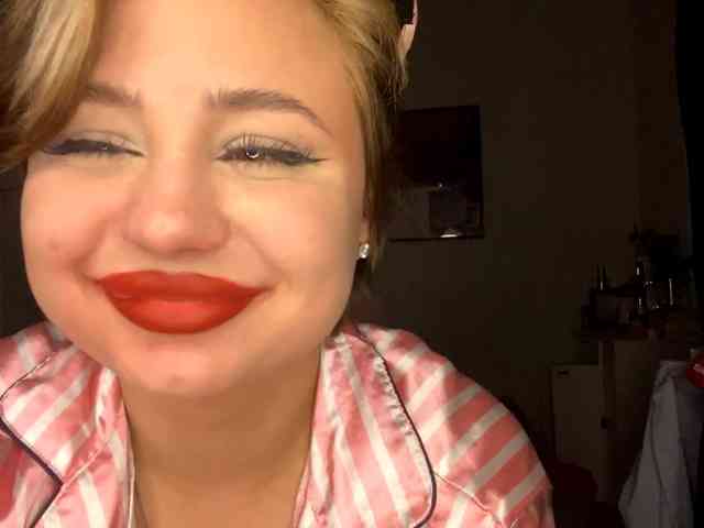 DomoniqueEdnie webcam