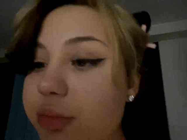 DomoniqueEdnie webcam