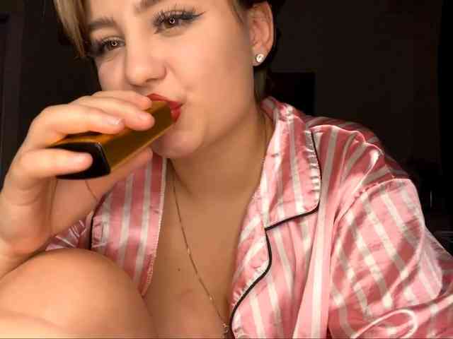 DomoniqueEdnie webcam
