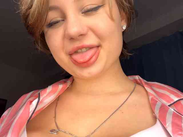 DomoniqueEdnie webcam