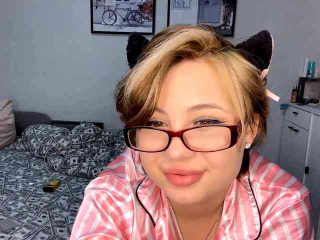 DomoniqueEdnie webcam