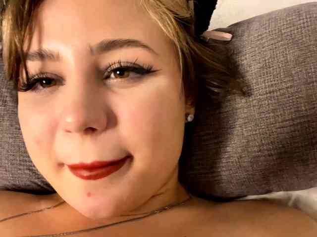 DomoniqueEdnie webcam