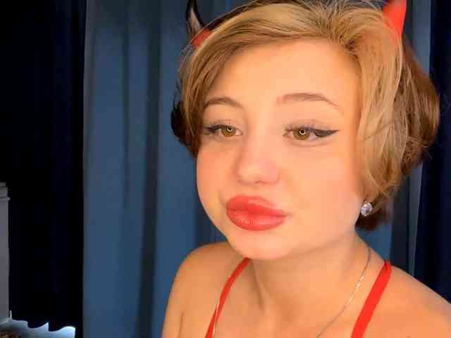 DomoniqueEdnie webcam