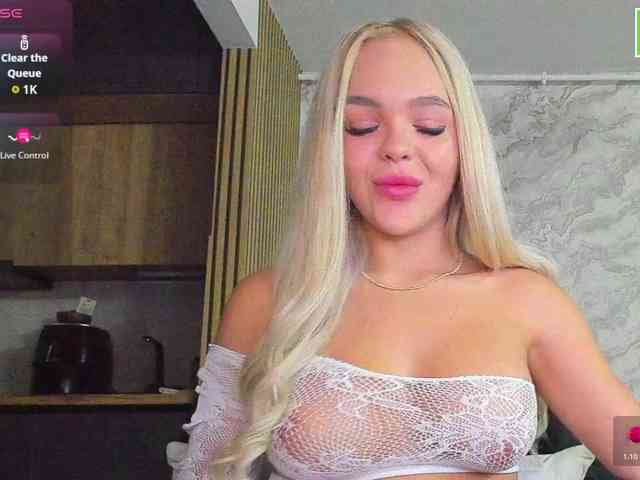 DaisyAbby03 webcam