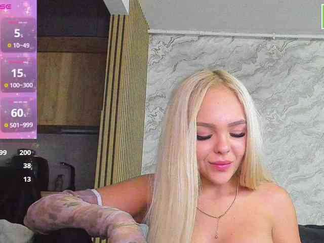 DaisyAbby03 webcam